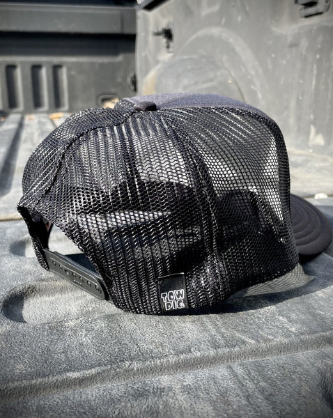 SQUEALIN TRUCKER | BLACK